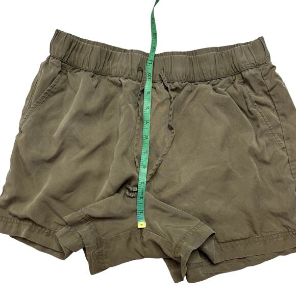 BANANA REPUBLIC Tencel Soft Wash Pull On Shorts in Green Size 10 Womens Pockets - Picture 6 of 8